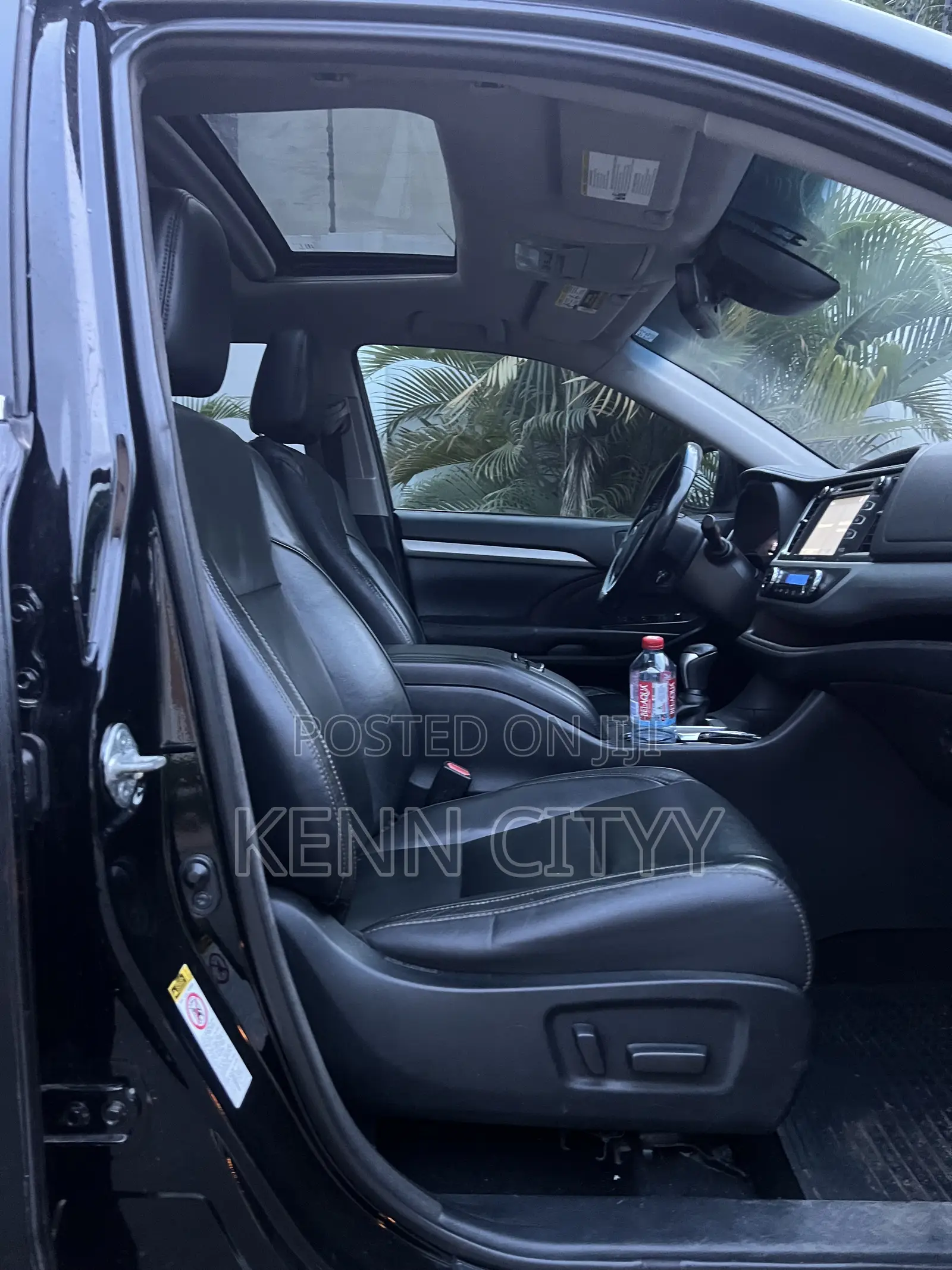 Toyota Highlander SE 4x4 V6 (3.5L 6cyl 8A) 2018 Black