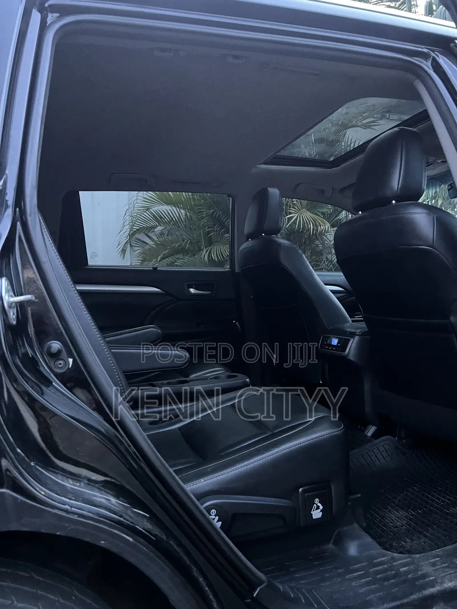 Toyota Highlander SE 4x4 V6 (3.5L 6cyl 8A) 2018 Black