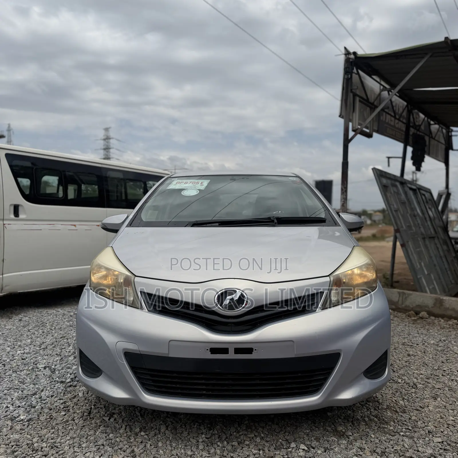 Toyota Vitz 1.3 AWD 5dr 2013 Silver