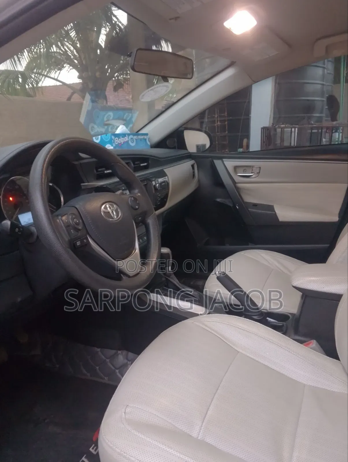 Toyota Corolla LE Plus 4dr Sedan (1.8L 4cyl CVT) 2016 Silver