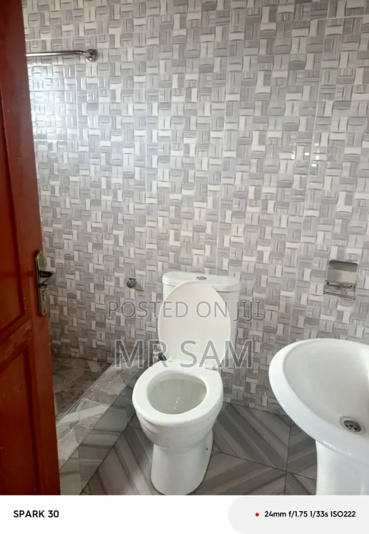 3bdrm House in Kasoa Ofankor, New Market for sale