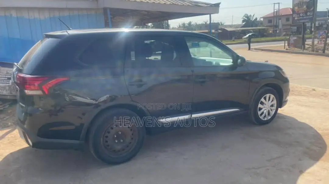 Mitsubishi Outlander 2016 Black