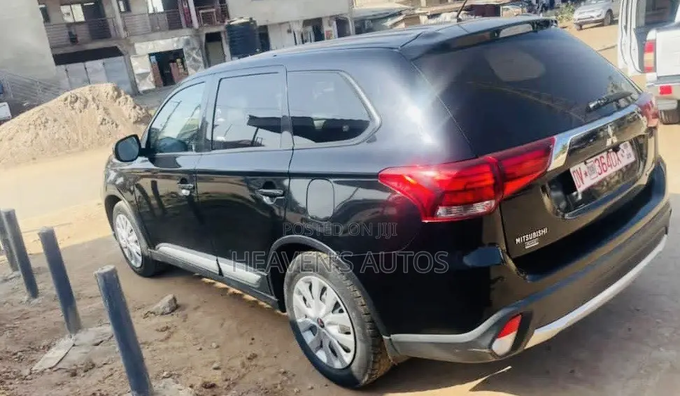 Mitsubishi Outlander 2016 Black