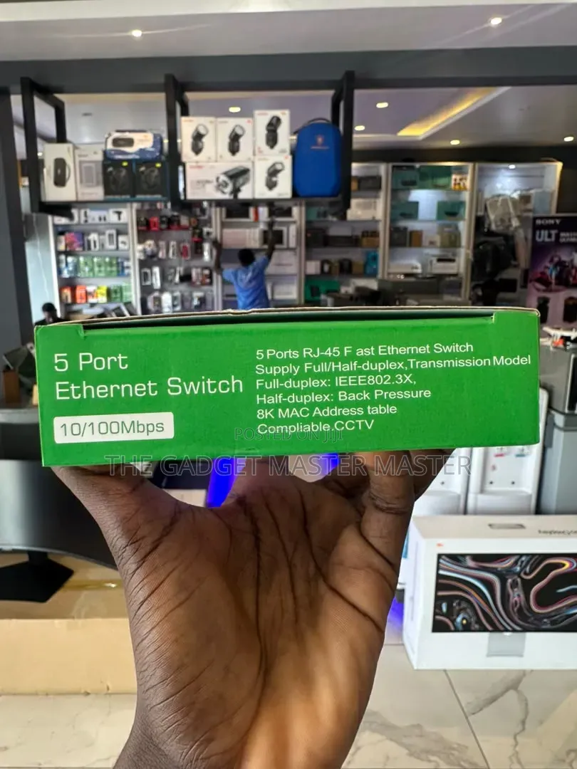 5 Ports RJ-45 Ast Ethernet Switch