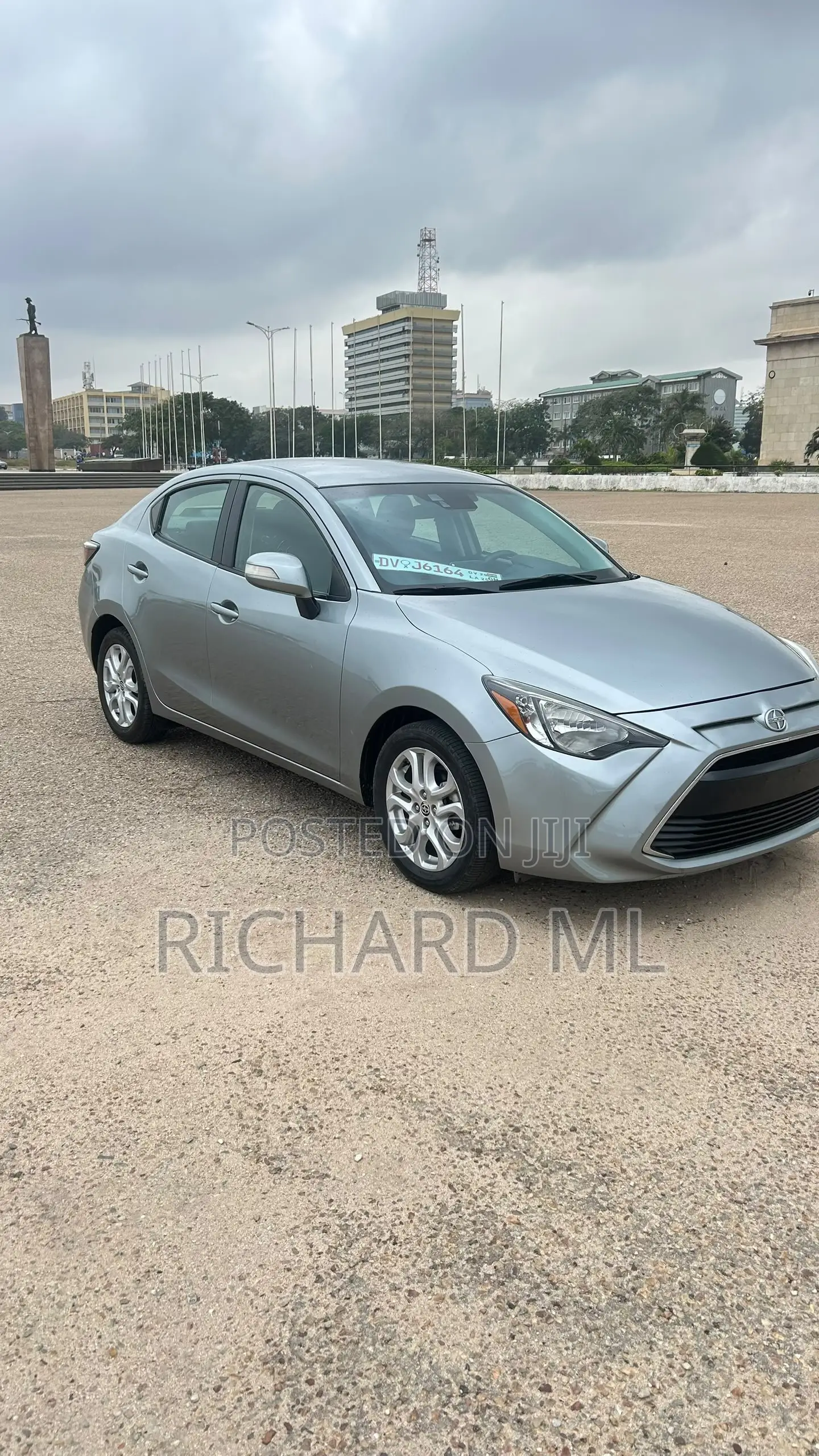 Scion iA Base 2016 Silver