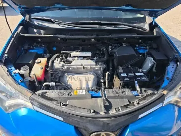 Toyota RAV4 XLE AWD (2.5L 4cyl 6A) 2016 Blue