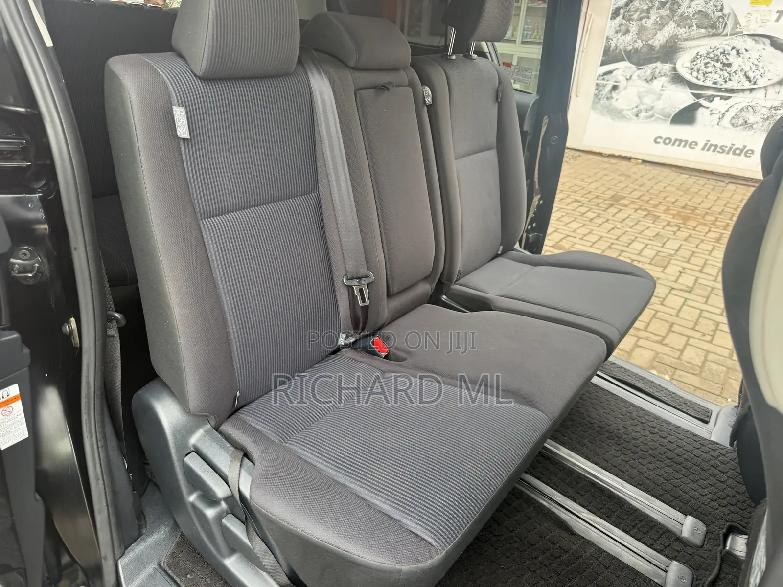 Toyota Voxy V 4WD 8-Seater 2016 Black