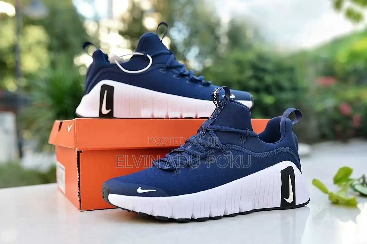 Nike Free Metcon 5 in Different Colours , Swipe >