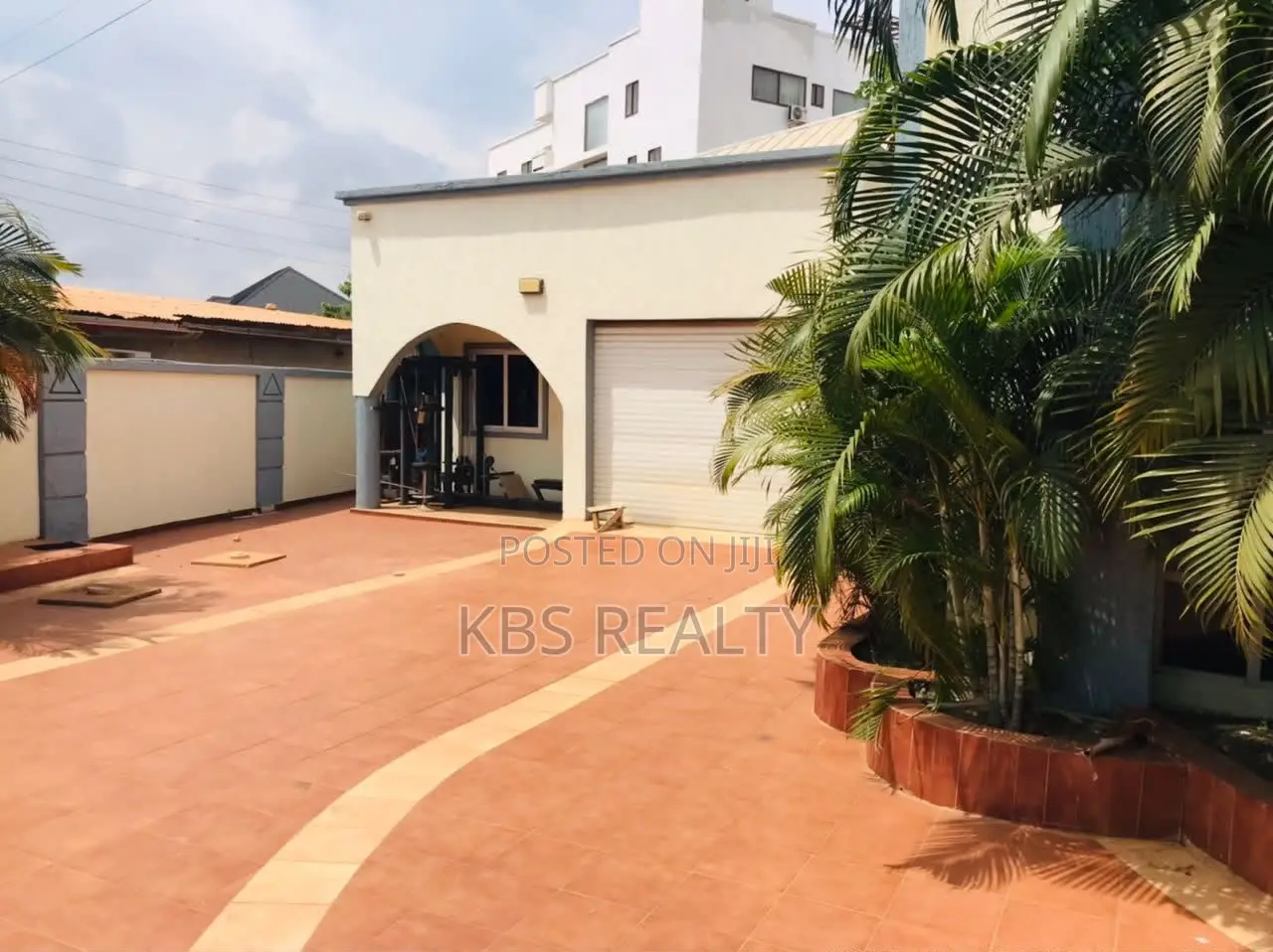 7bdrm Villa in American House for sale