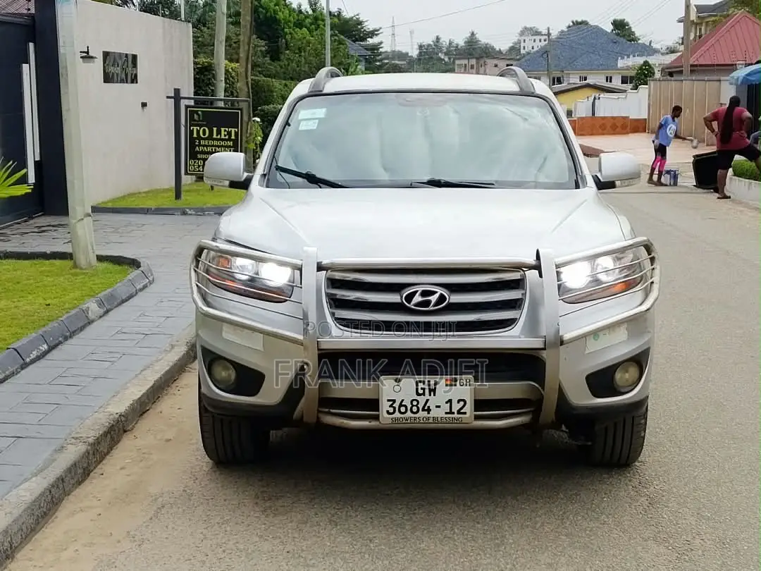 Hyundai Santa Fe 2012 Silver