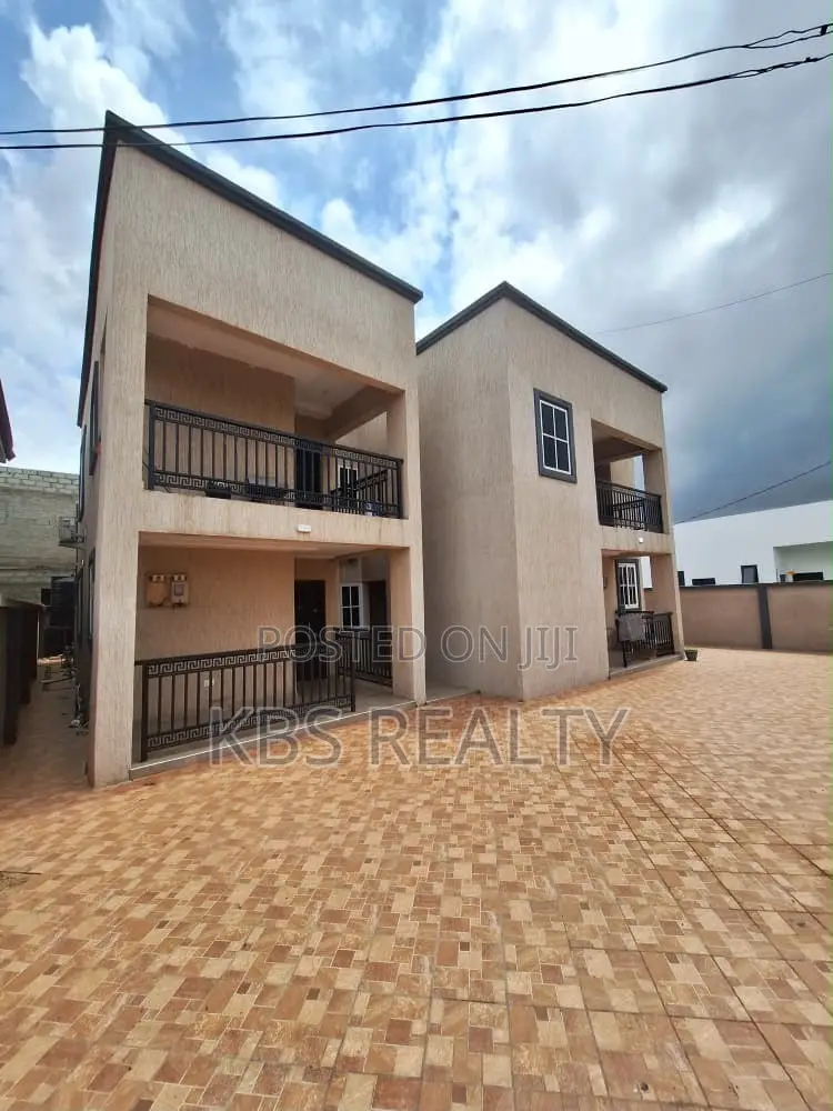 7bdrm Townhouse/Terrace in East Legon Nanakrom, School Junction