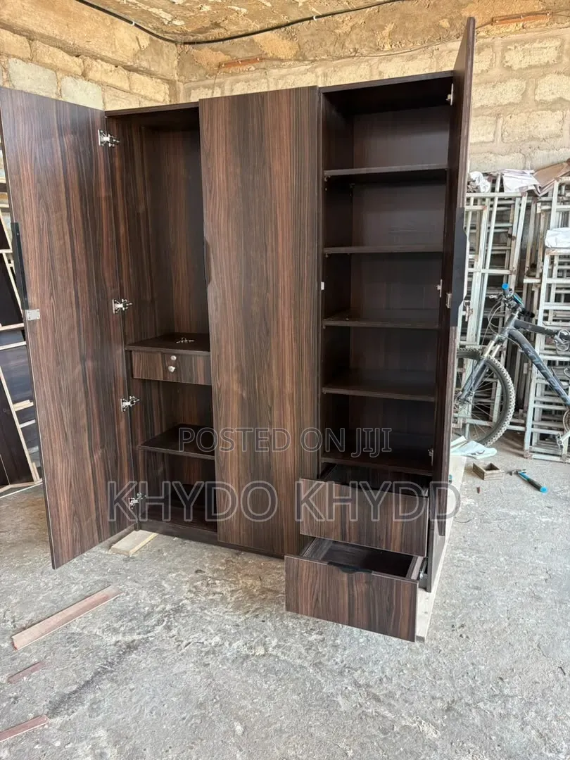 Glossy 3 in 1 Wardrobe