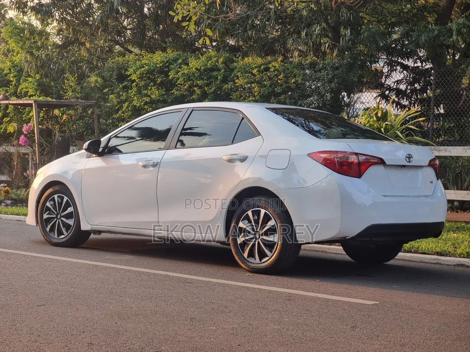 Toyota Corolla L 4dr Sedan (1.8L 4cyl CVT) 2017 White