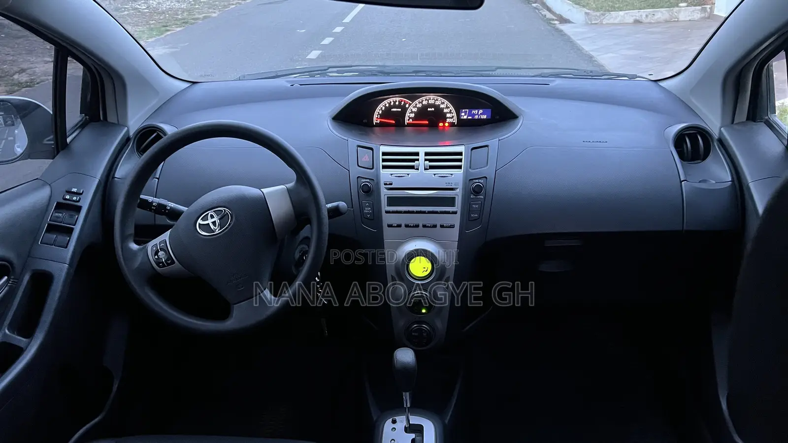 Toyota Yaris 2010 White