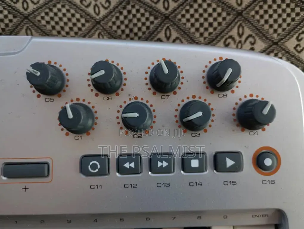 M Audio Oxygen 8 V2 Midi Controller