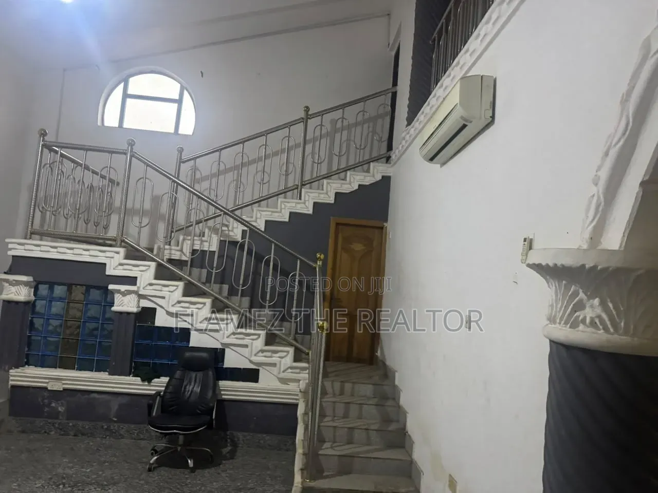 6bdrm House in Achimota Tantra, Ola Achool Area for rent