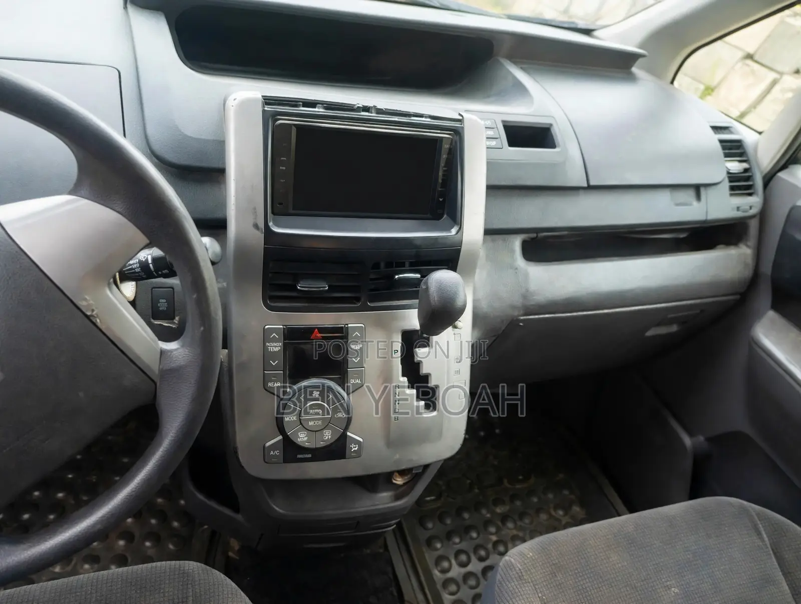 Toyota Voxy ZS 4WD 7-Seater 2009 Black