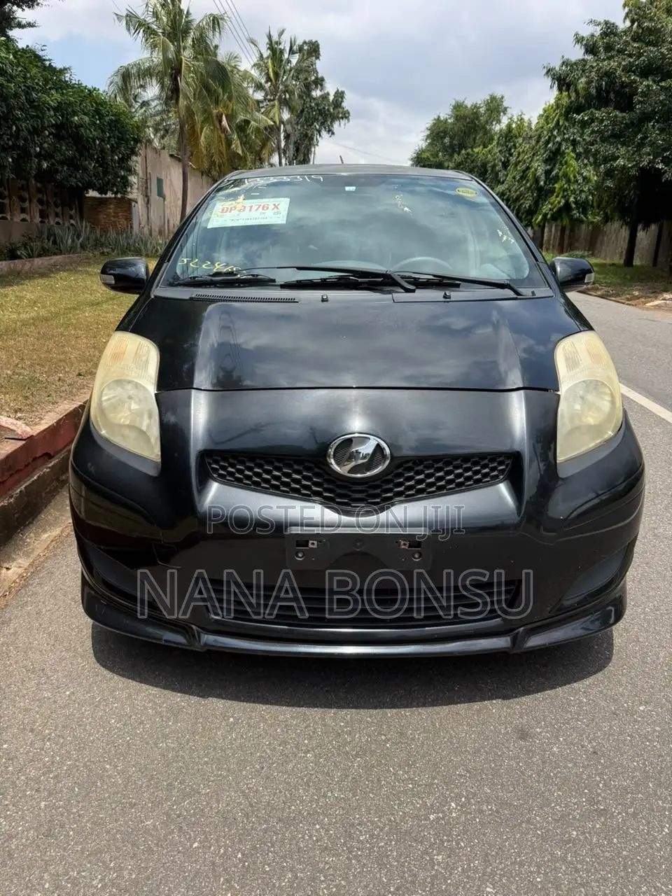 Toyota Vitz 2010 Black