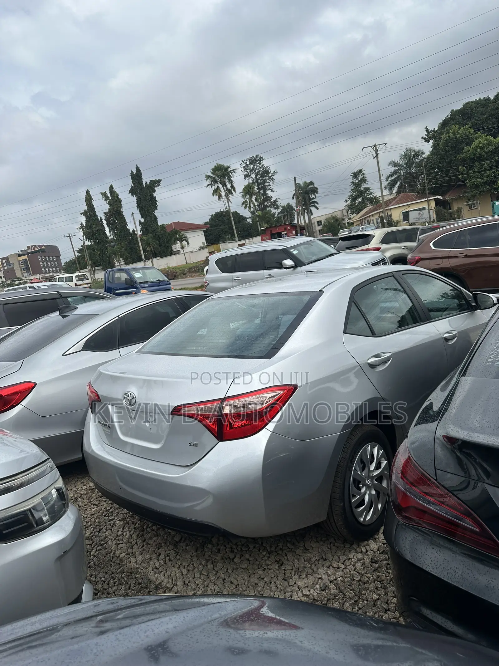 Toyota Corolla LE (1.8L 4cyl 2A) 2019 Silver