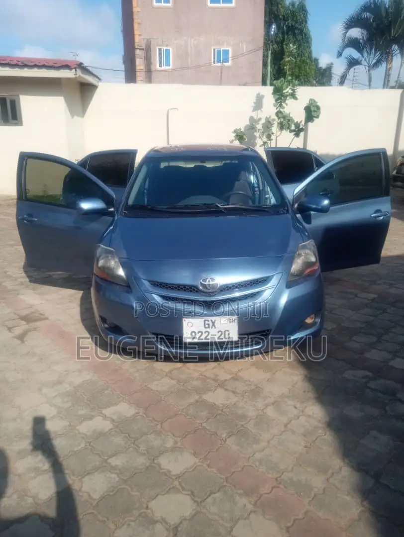 Toyota Yaris 2011 Blue
