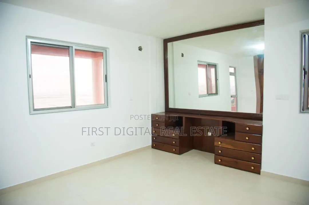 10bdrm House in First Digital Real, McCarthy Hill for sale