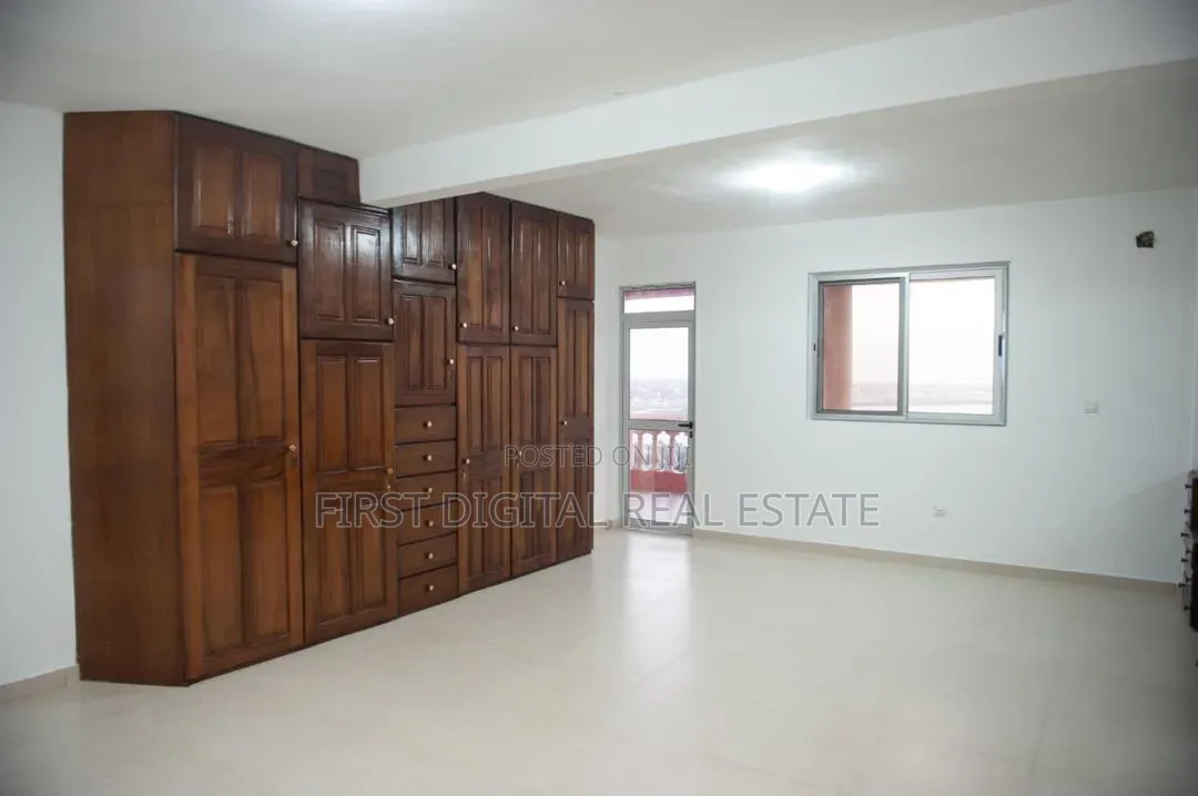 10bdrm House in First Digital Real, McCarthy Hill for sale