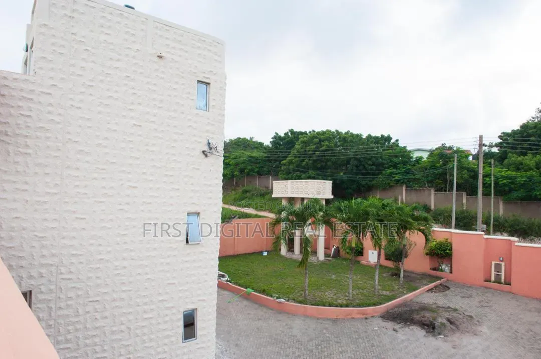 10bdrm House in First Digital Real, McCarthy Hill for sale