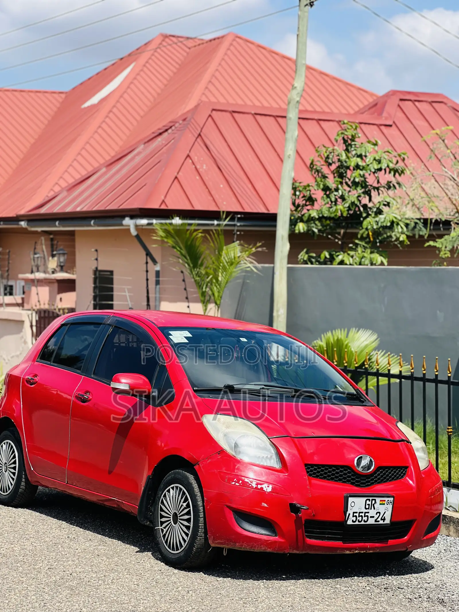 Toyota Vitz 1.3 AWD 3dr 2010 Red