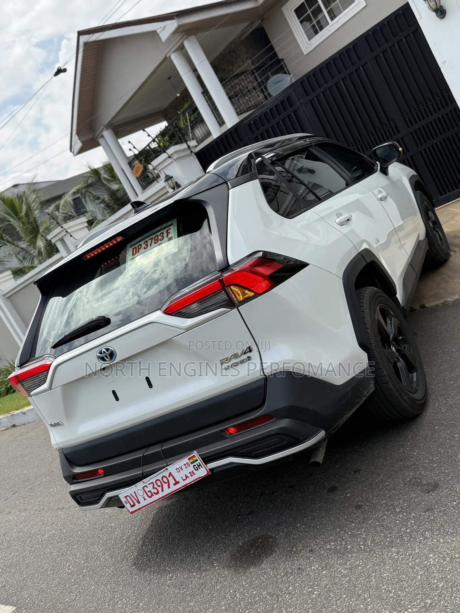 Toyota RAV4 XLE Premium AWD 2020 White