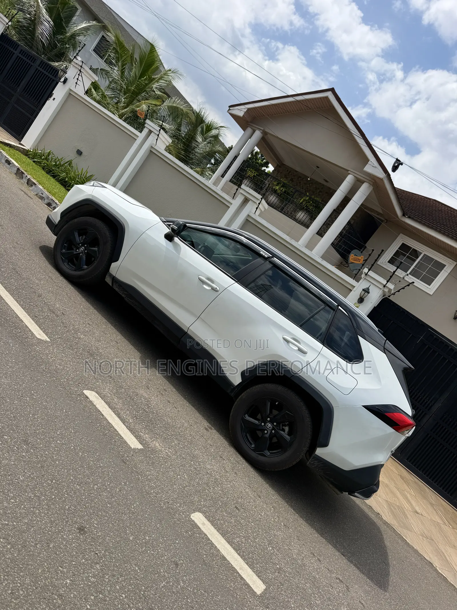 Toyota RAV4 XLE Premium AWD 2020 White