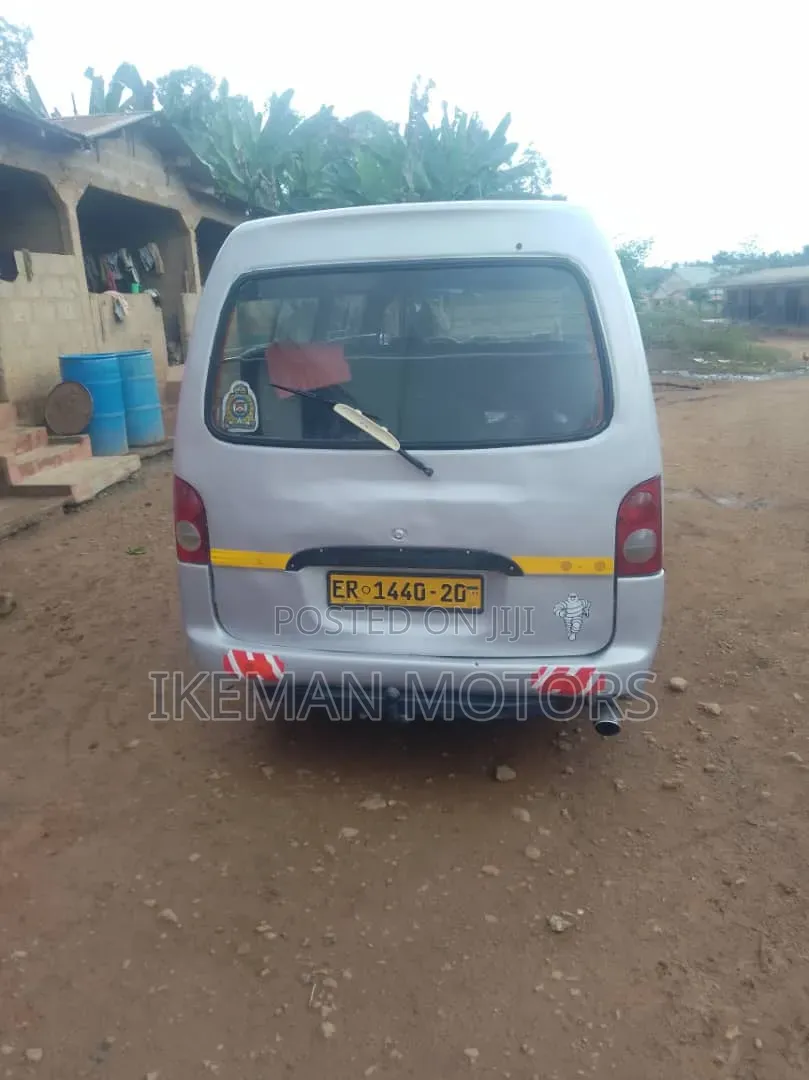 Hyundai H-100 2003 Silver