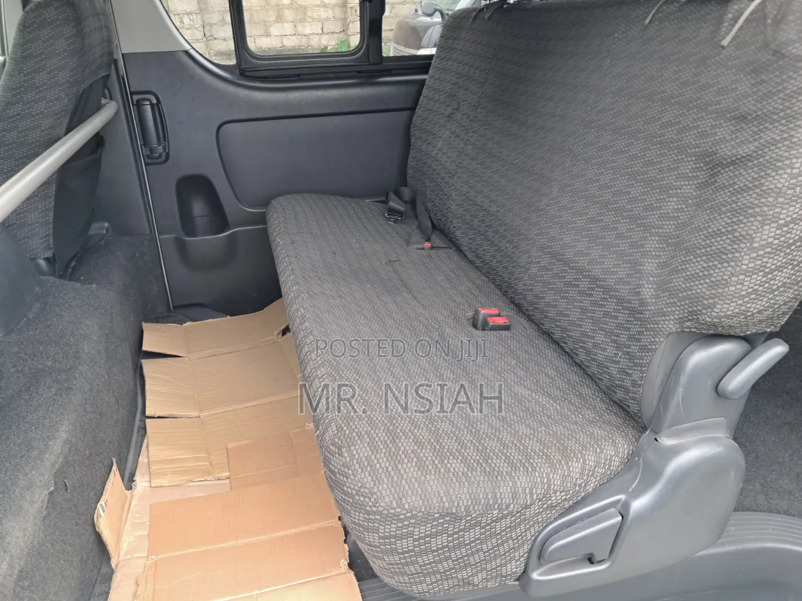 Toyota HiAce 2015 Silver