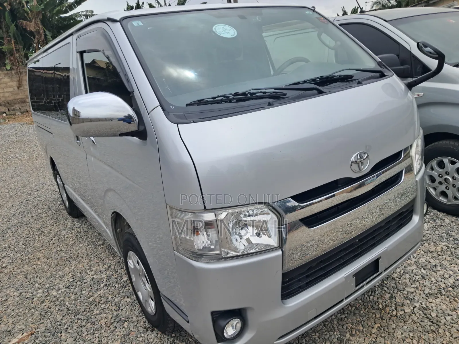 Toyota HiAce 2015 Silver