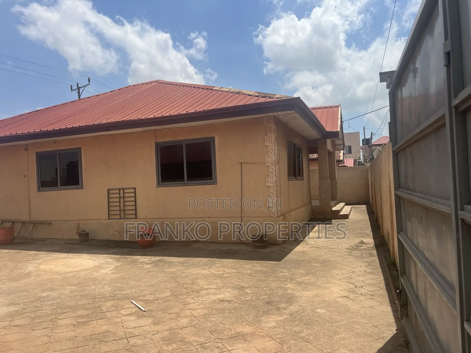 3bdrm House in Franko Properties, School Junction for rent