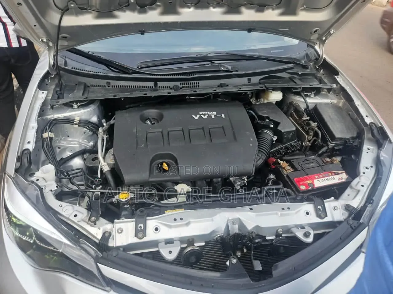 Toyota Corolla SE (1.8L 4cyl 2A) 2018 Silver