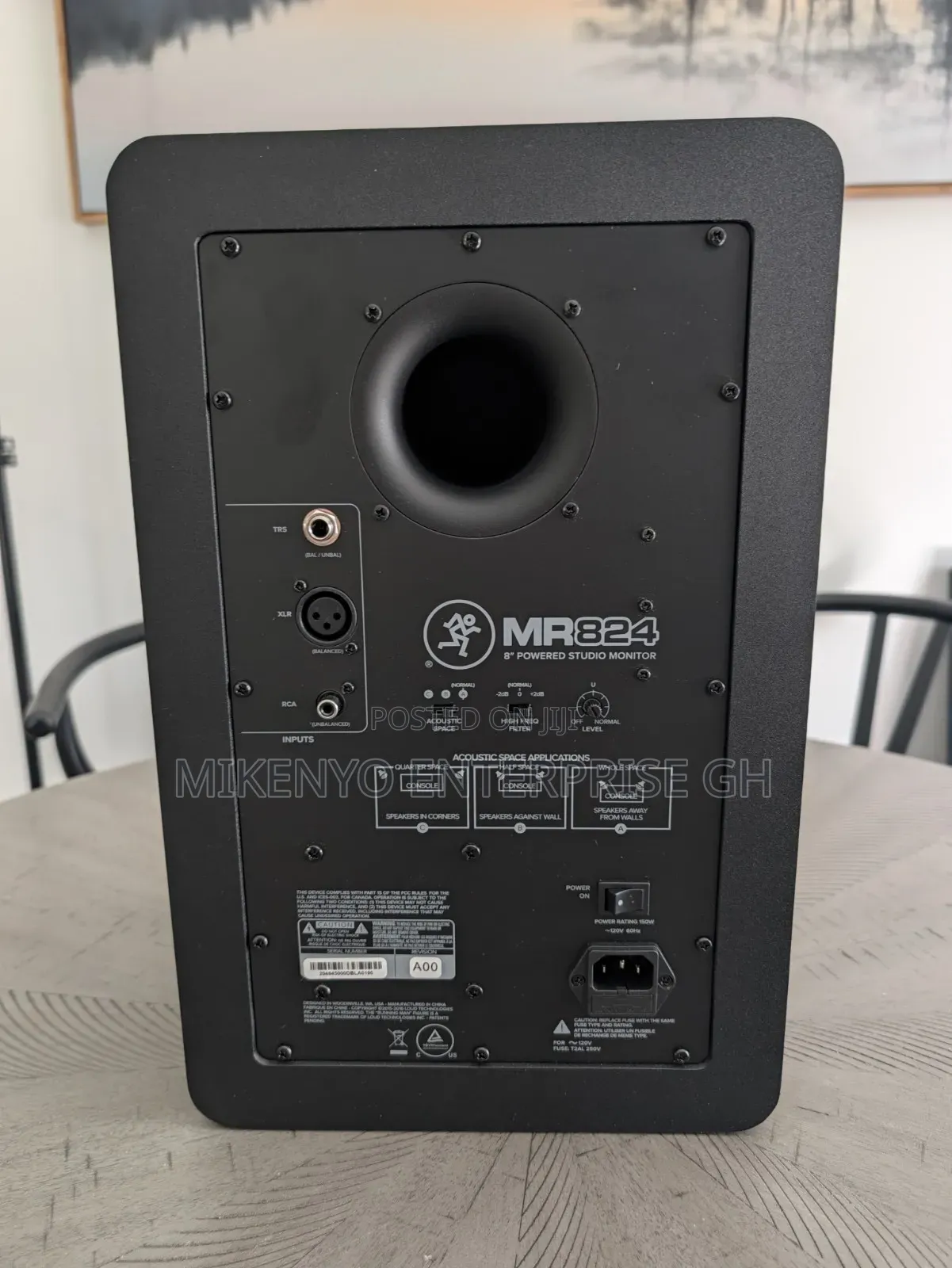 Mackie MR824 8" Powered Studio Monitor 85W RMS Wired TRS/XLR/RCA Black
