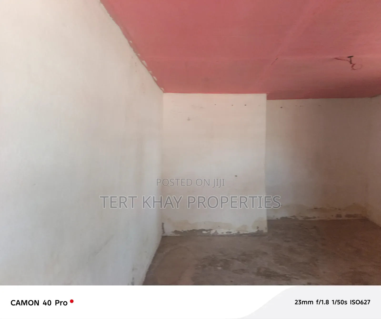 Mini Flat in Blue Blue, Cold Store for rent