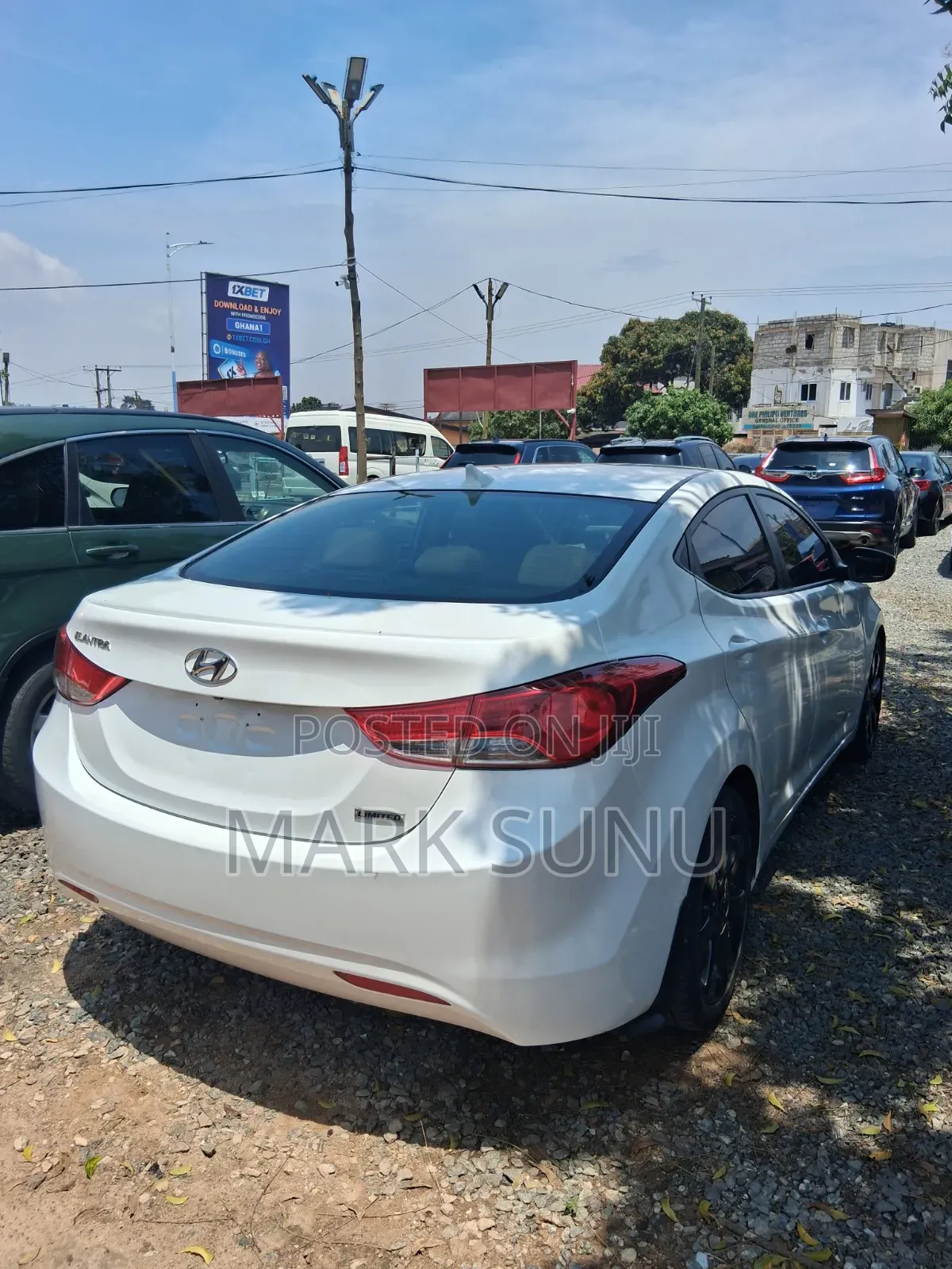 Hyundai Elantra 2012 White