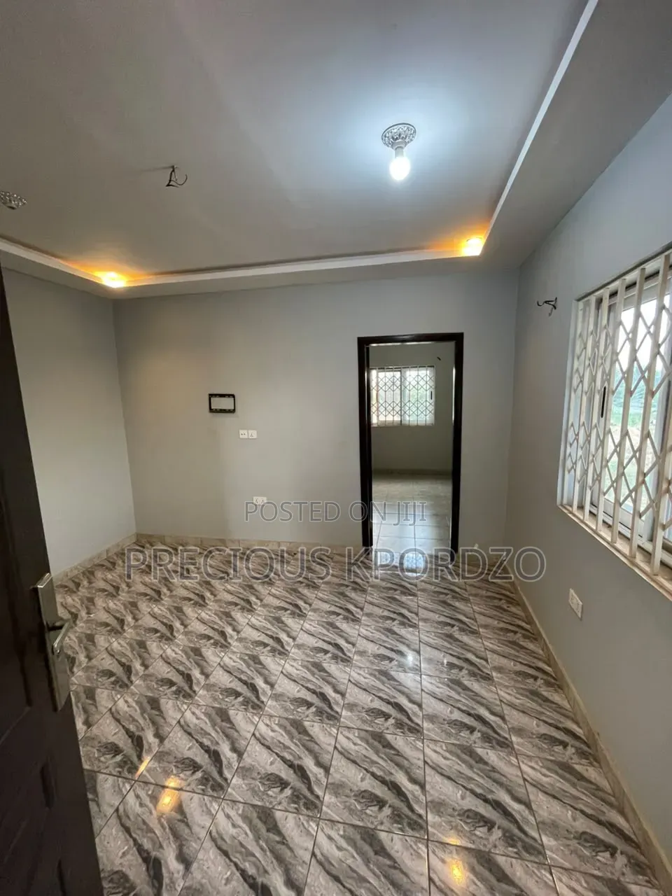 1bdrm Room & Parlour in Amanfrom Adenta, Frafraha for rent