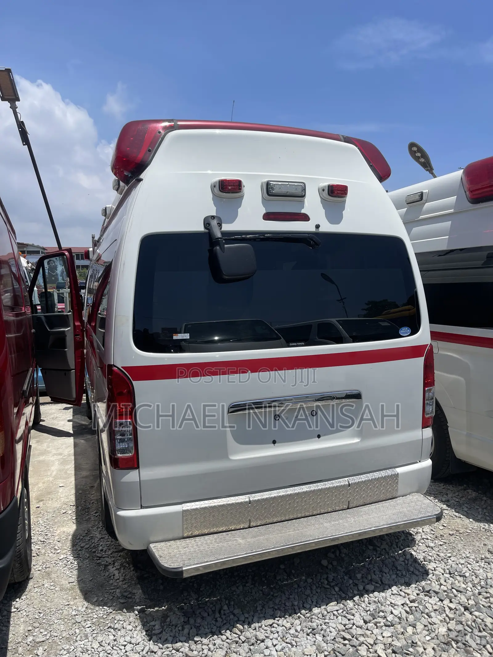 Toyota HiAce 2013 White