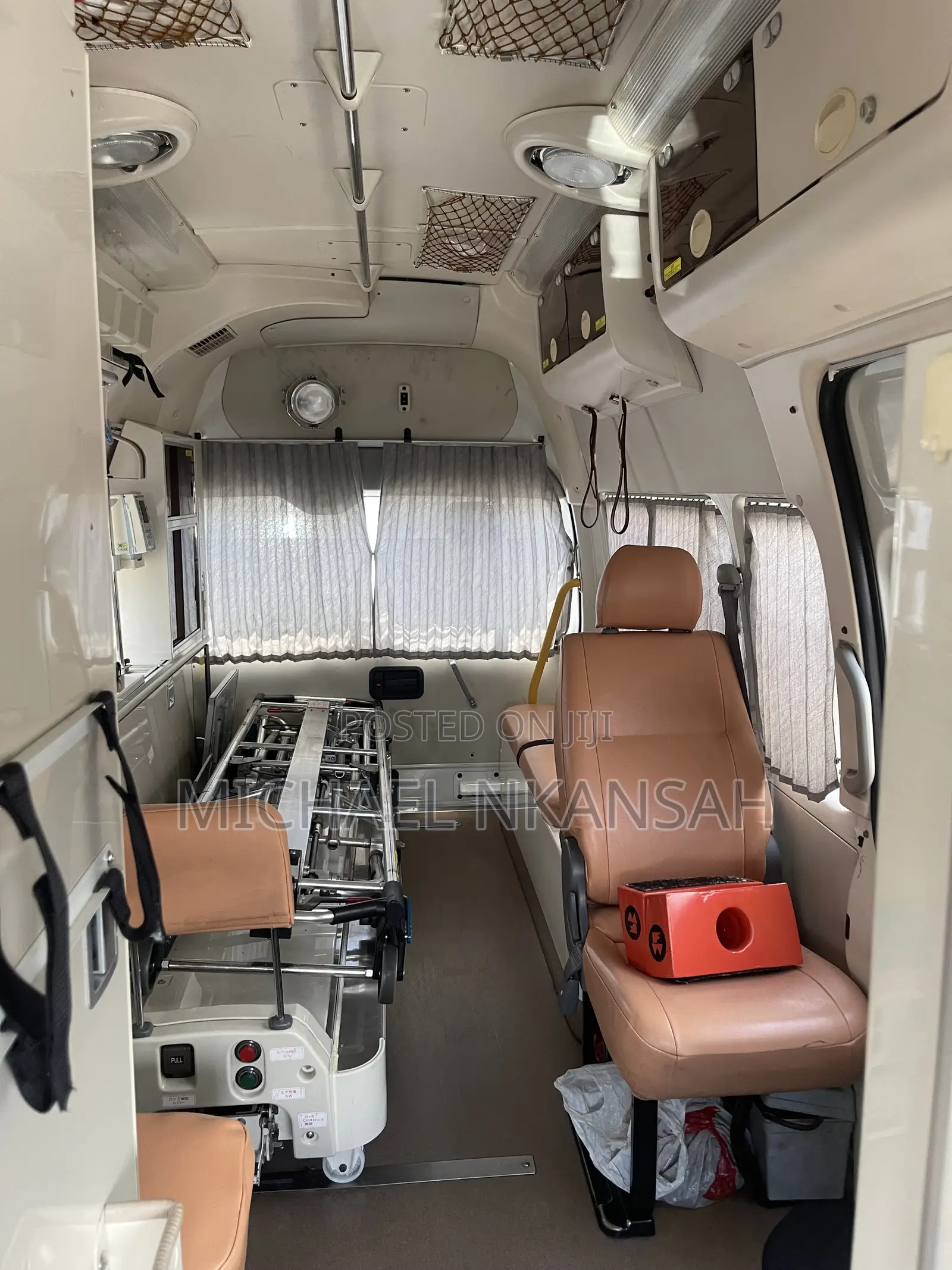 Toyota HiAce 2013 White