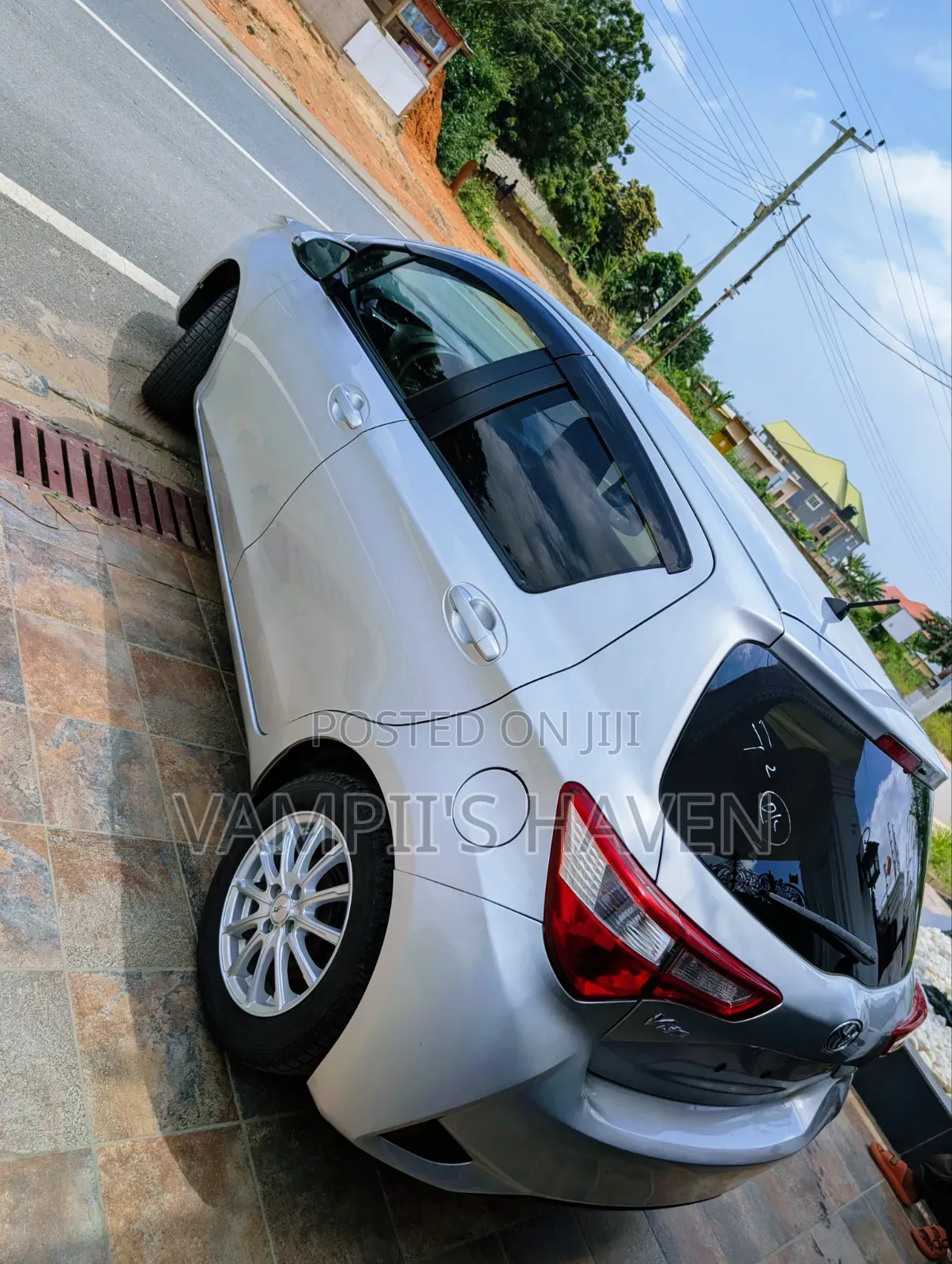 Toyota Vitz 1.3 FWD 5dr 2018 Silver