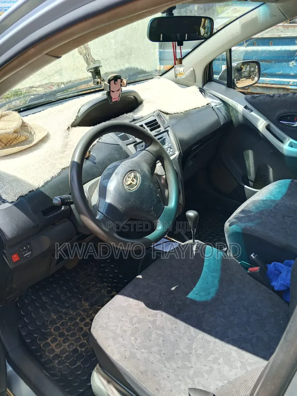 Toyota Vitz 1.0 FWD 3dr 2010 Silver