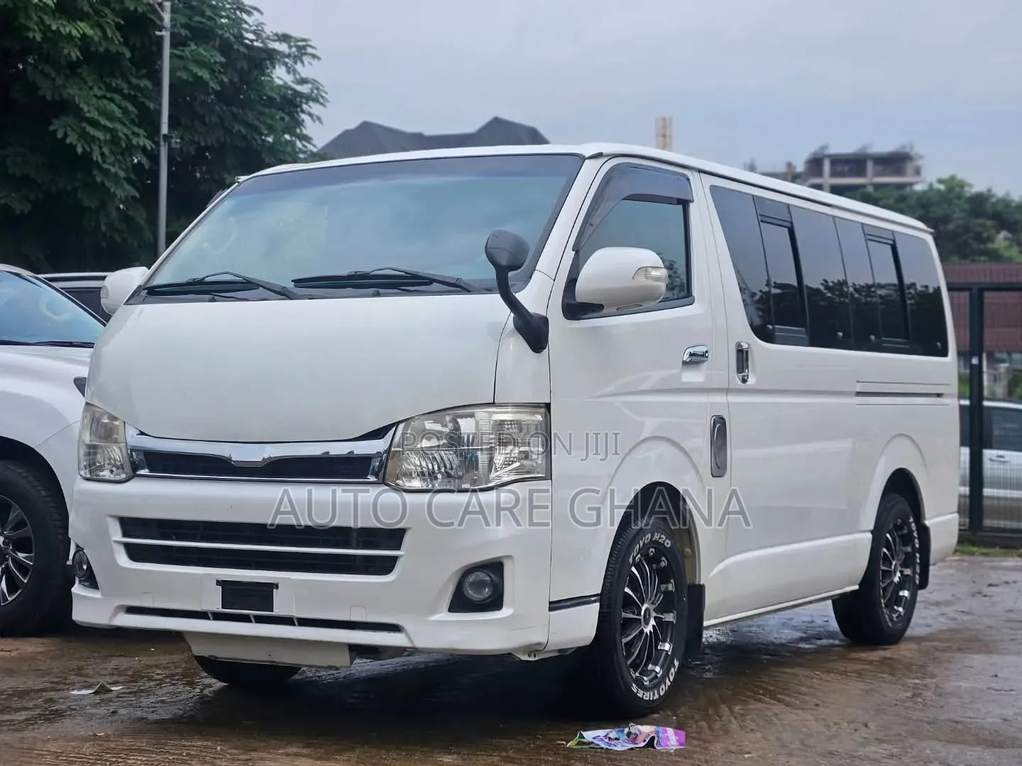 Toyota HiAce 2015 White