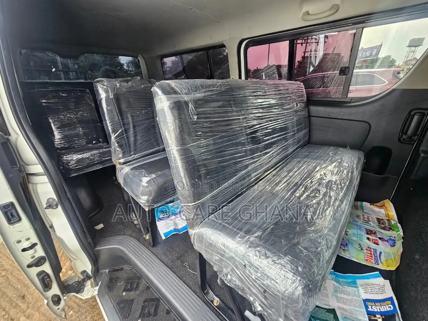 Toyota HiAce 2015 White