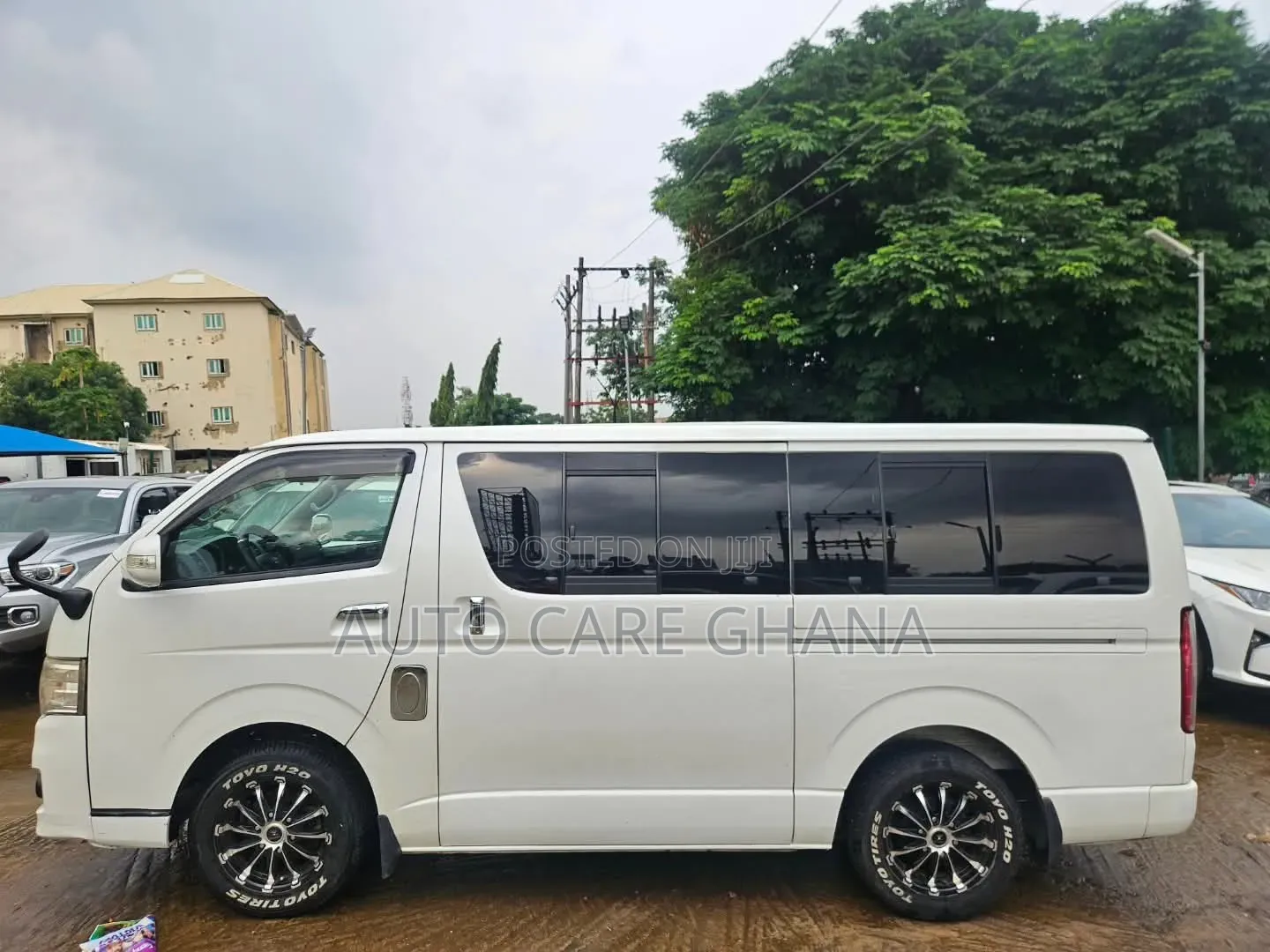 Toyota HiAce 2015 White