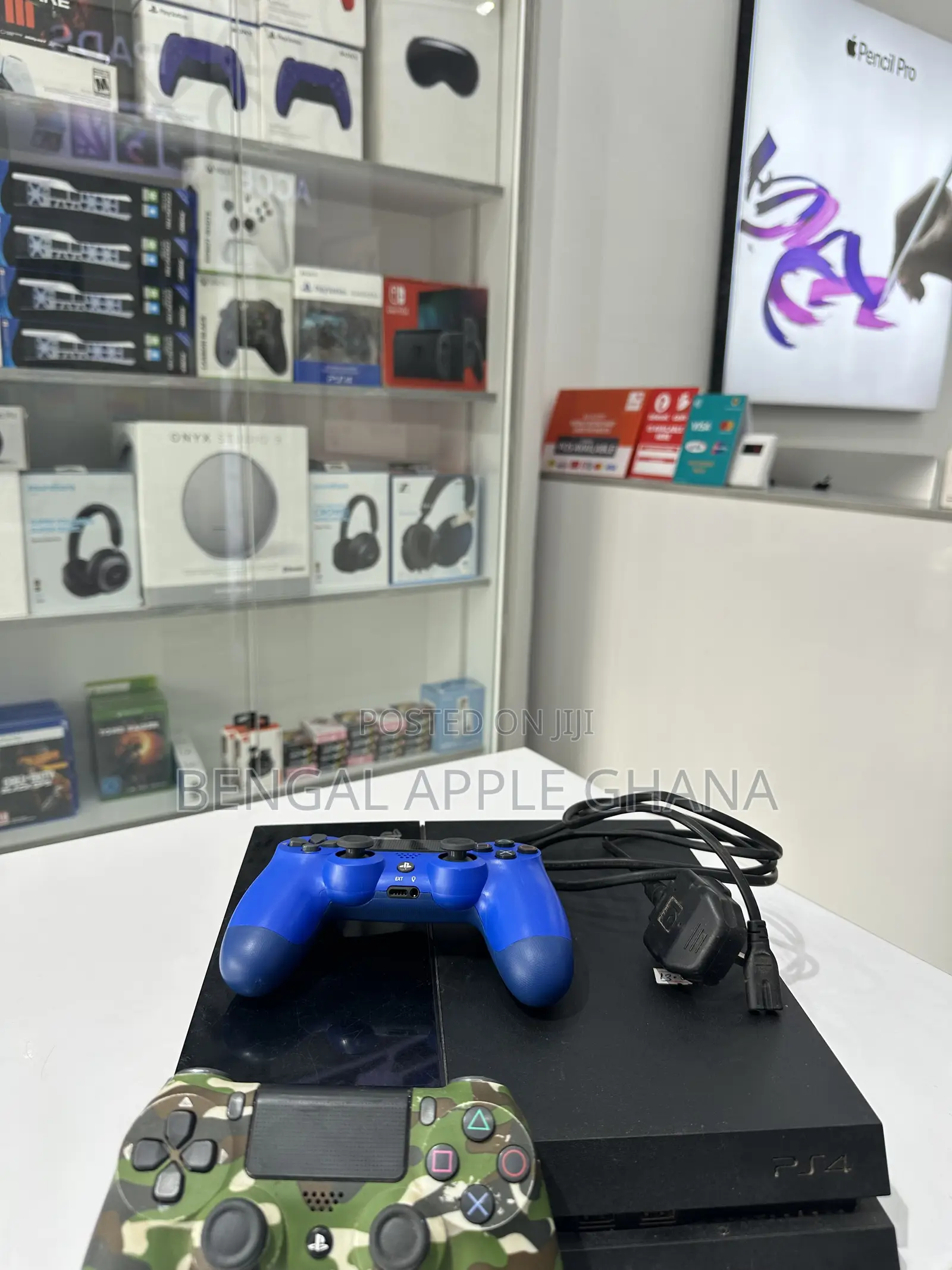 PlayStation 4 Standard