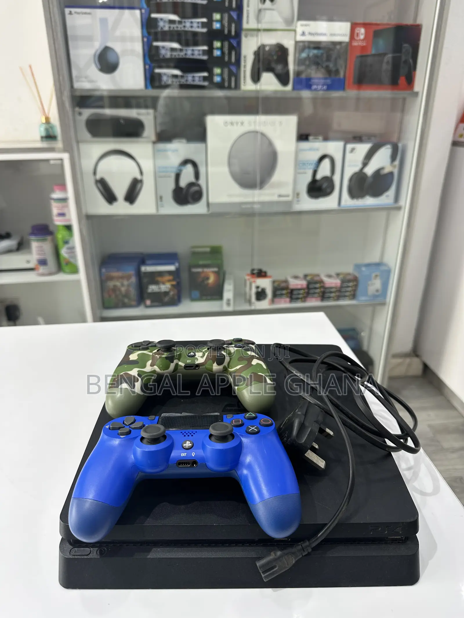 PlayStation 4 Slim