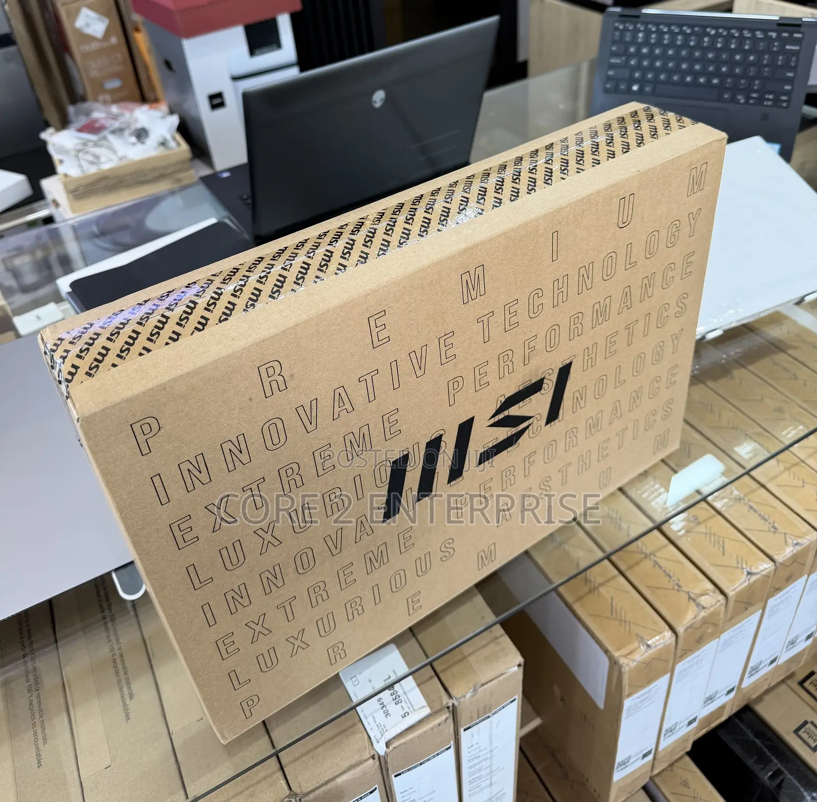 New Laptop MSI Stealth 16 AI Studio 32GB Intel Core Ultra 9 SSD 1T