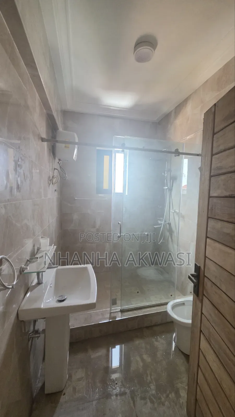 3bdrm Apartment in Tema Community 12, Sakumono for rent